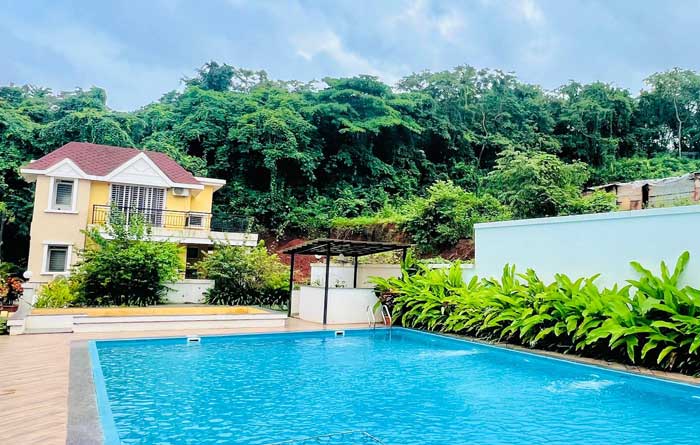 swimming pool